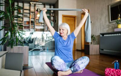 How Resistance Band Workouts Help Seniors Stay Strong